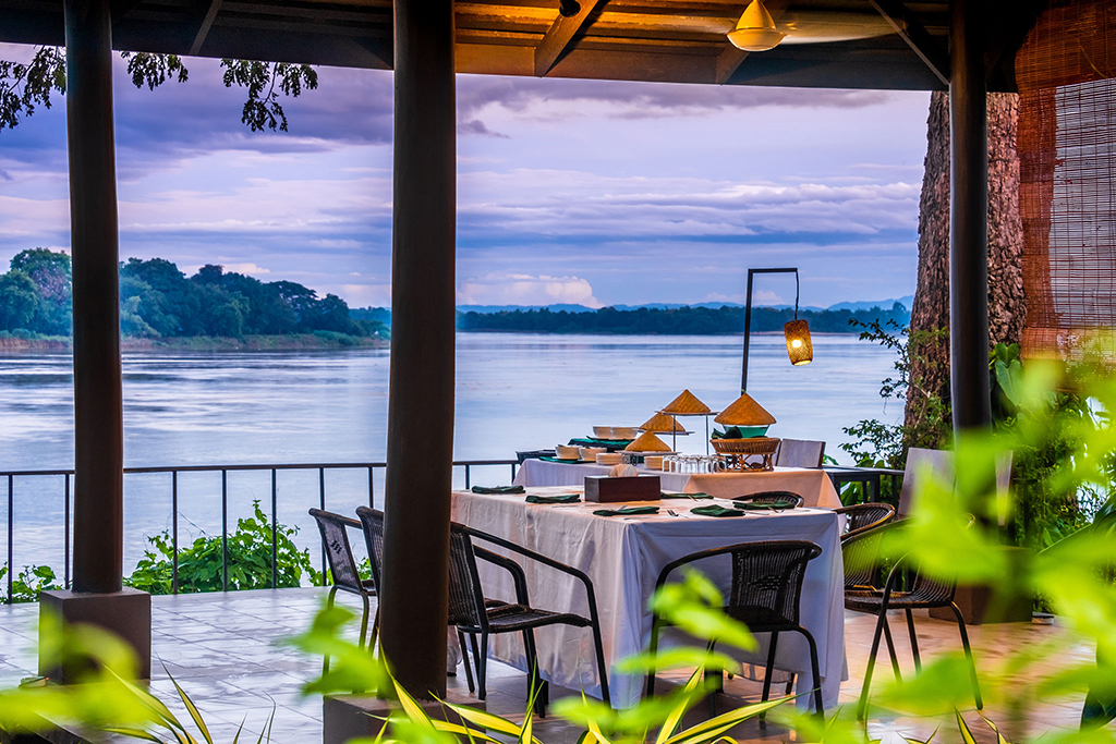 RESTAURANT, CAFÉ & LOUNGE