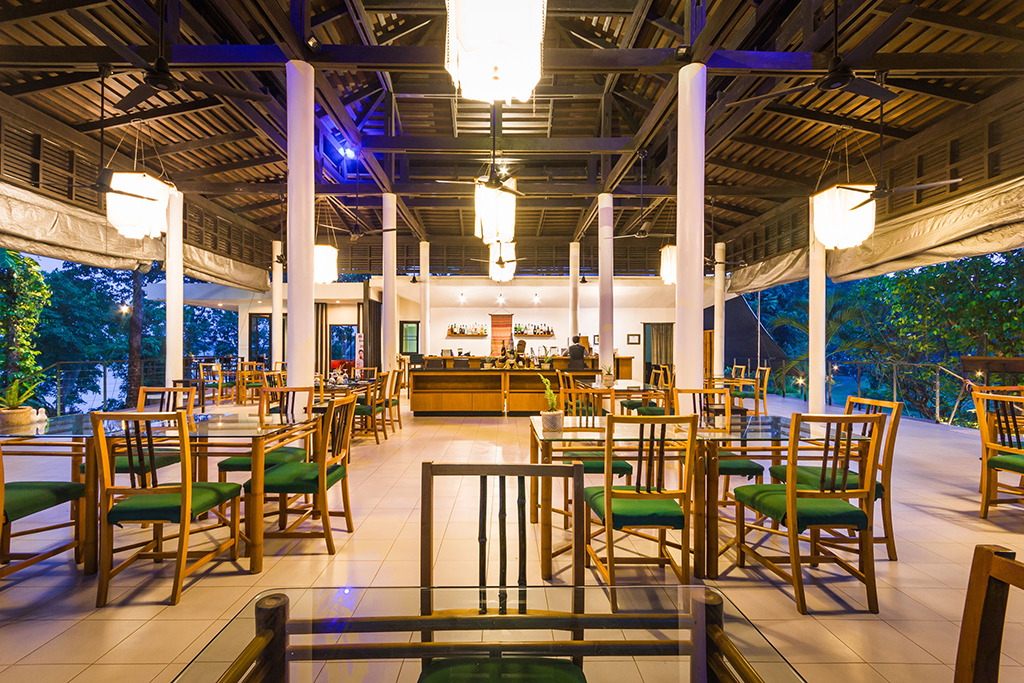 RESTAURANT, CAFÉ & LOUNGE
